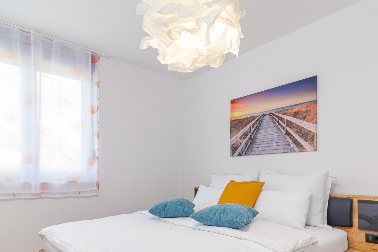 Apartment M****, New City Apartment + Parking Πούλα Εξωτερικό φωτογραφία