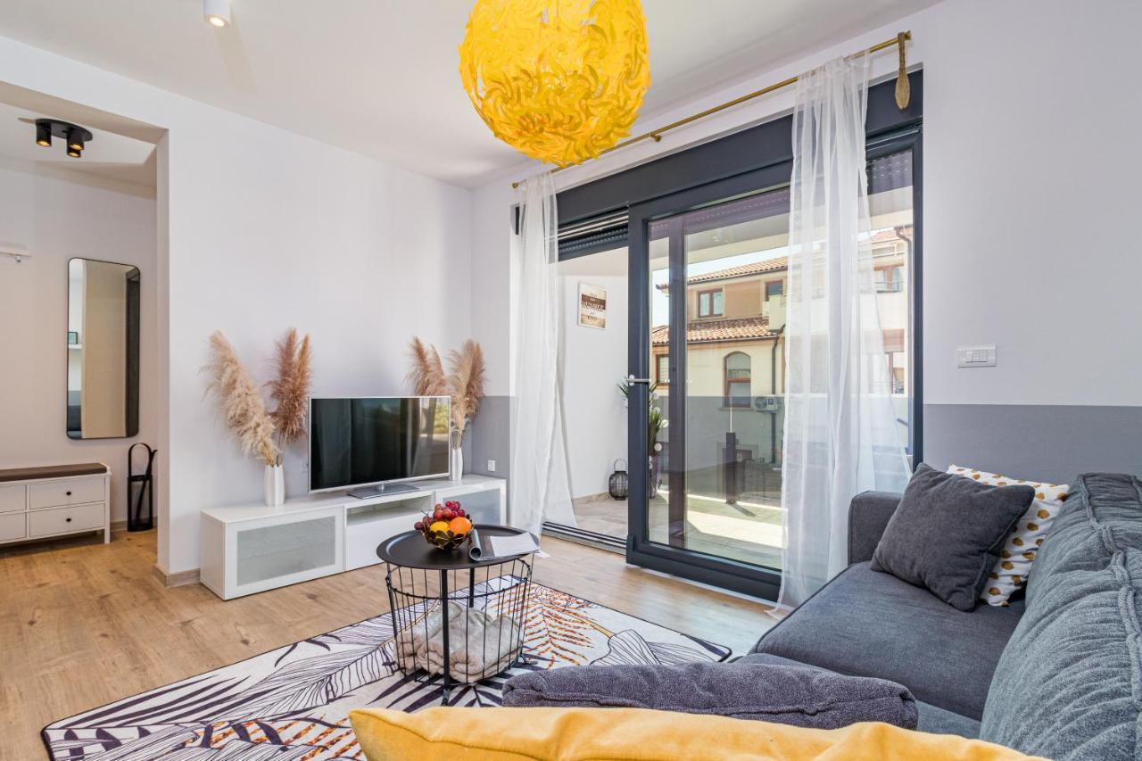 Apartment M****, New City Apartment + Parking Πούλα Εξωτερικό φωτογραφία