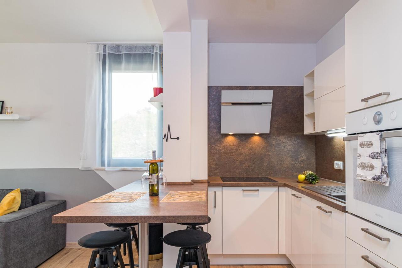 Apartment M****, New City Apartment + Parking Πούλα Εξωτερικό φωτογραφία