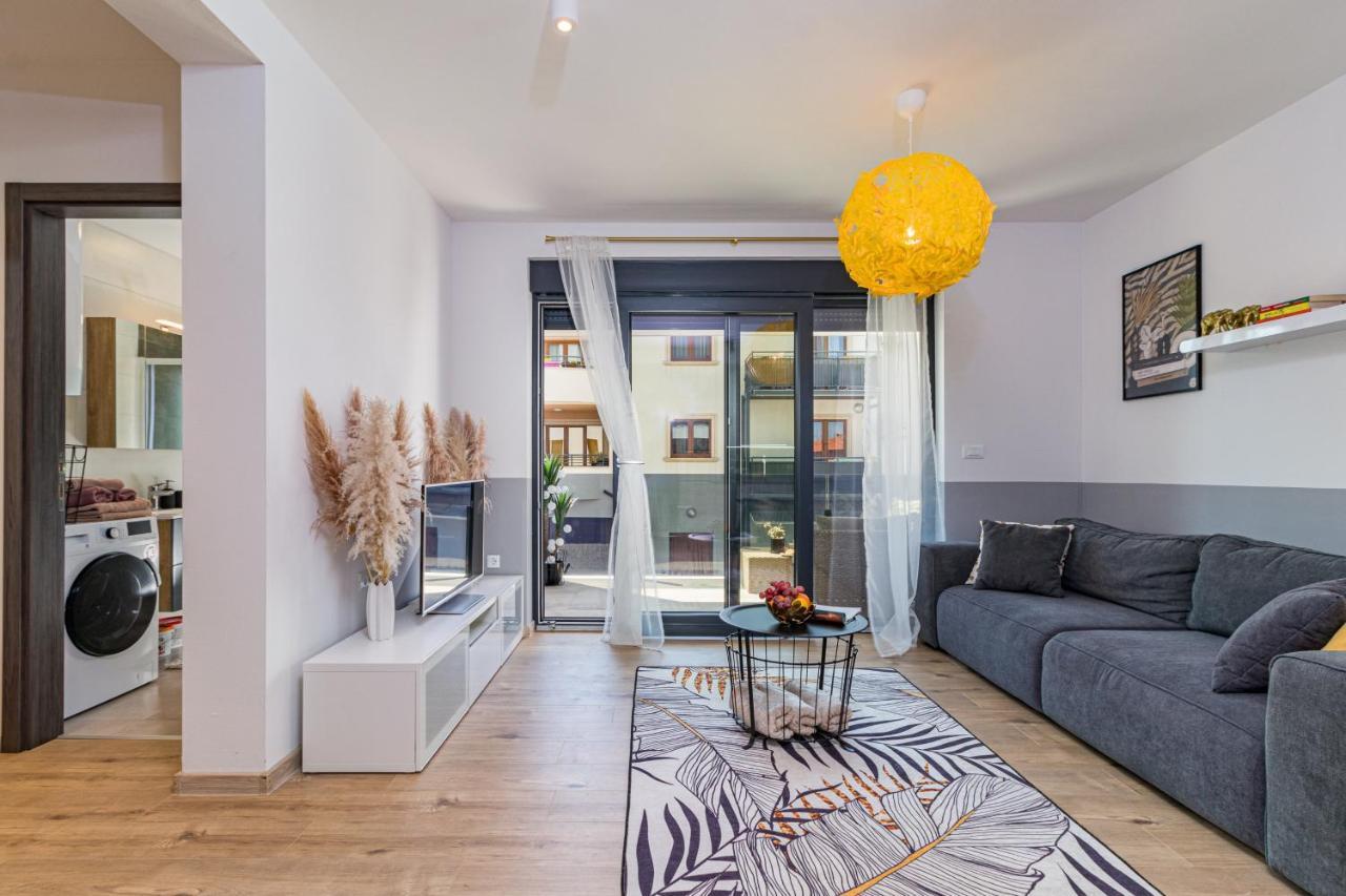 Apartment M****, New City Apartment + Parking Πούλα Εξωτερικό φωτογραφία