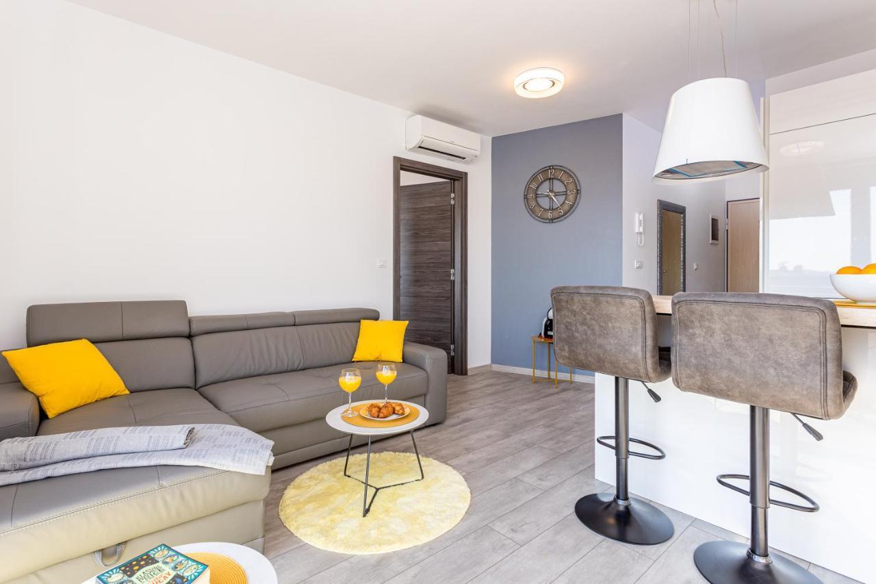 Apartment M****, New City Apartment + Parking Πούλα Εξωτερικό φωτογραφία