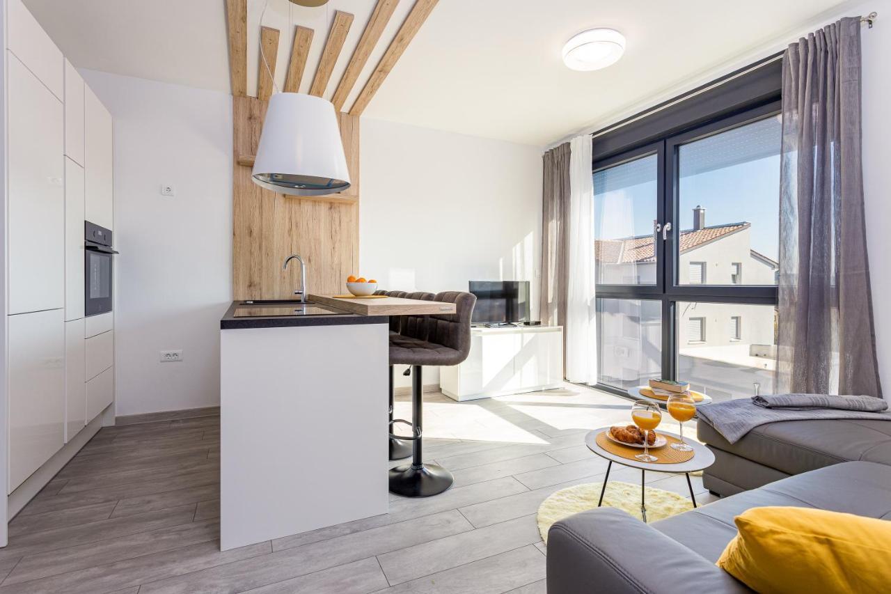 Apartment M****, New City Apartment + Parking Πούλα Εξωτερικό φωτογραφία